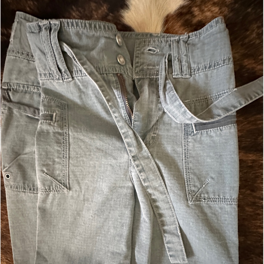 Gloria Vanderbilt size 10 capris